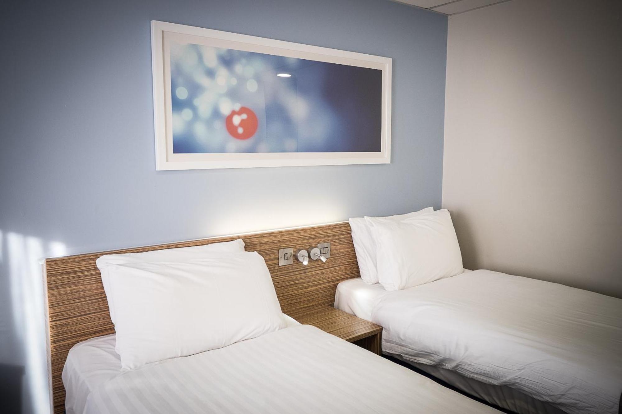 Travelodge Belfast Exterior photo