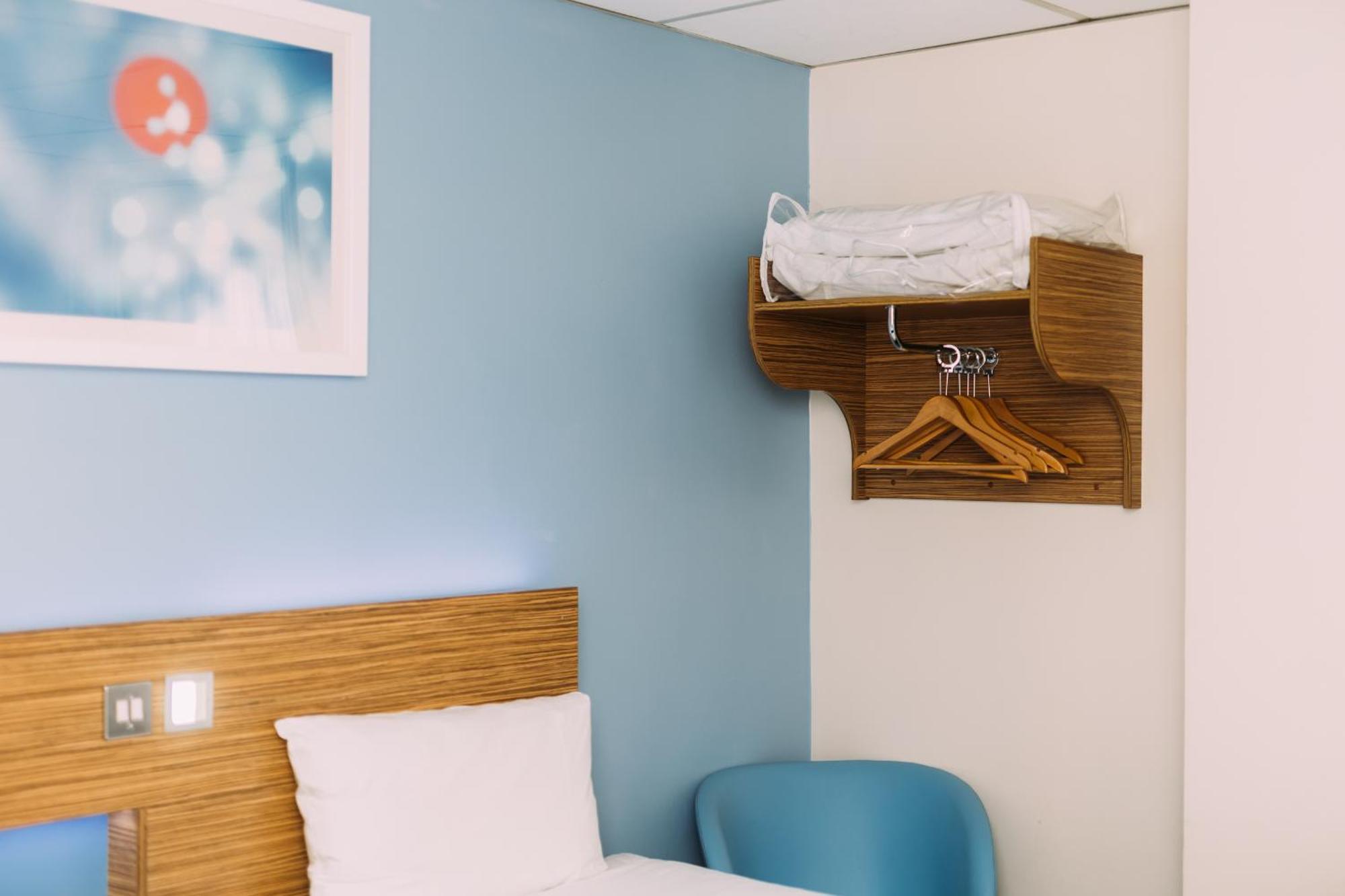 Travelodge Belfast Exterior photo